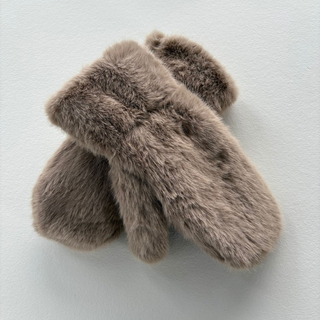 Luffer, fake fur.
