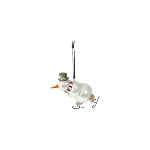 Julekugle; Snemand på skøjter. Mål: 5,3x6,5x12 cm