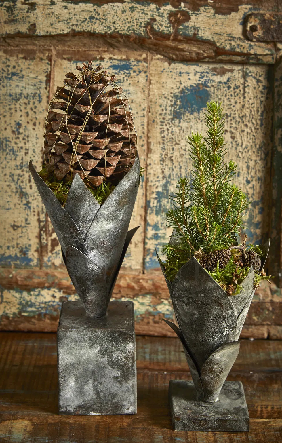 Vase el. dekorationsopsats. Mål: D9x24cm metal