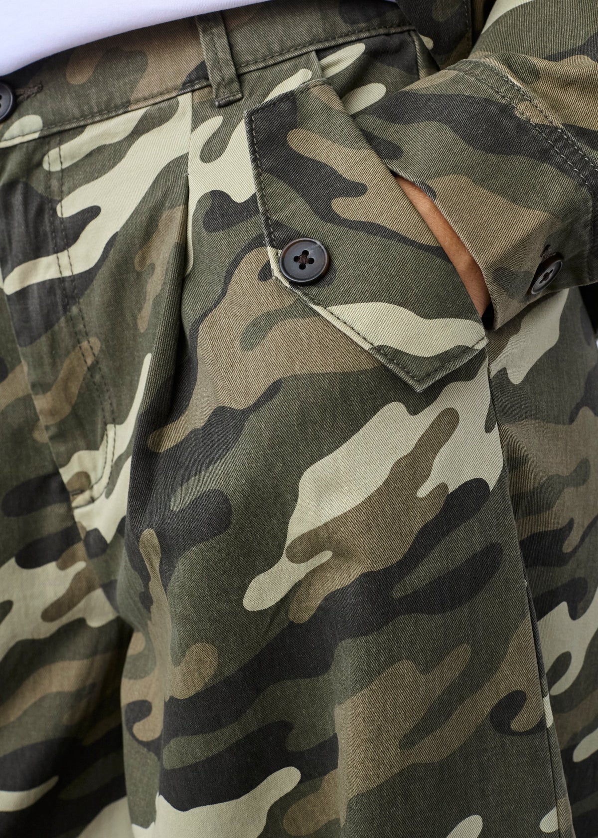 Buks, camuflge bukser