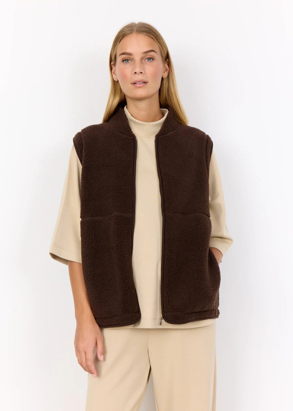 Vest, mørk brun