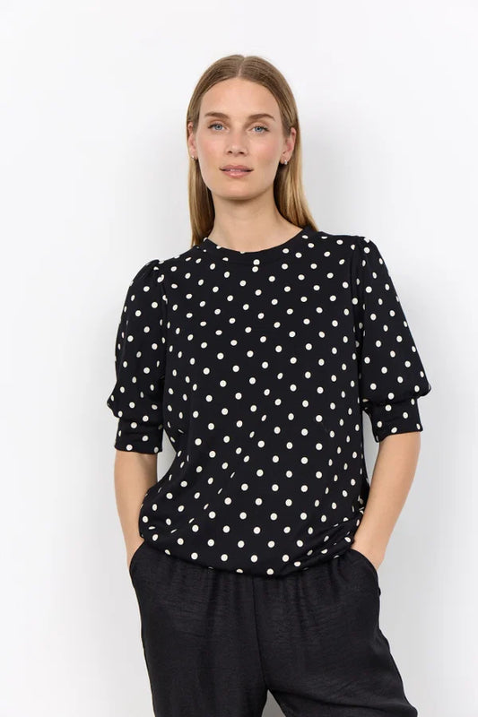Kortærmet bluse. Sort med beige dots