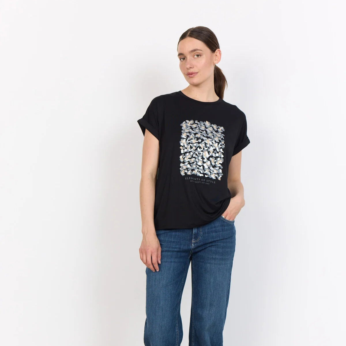 Soya Concept, t-shirt. Sort m. bronce, grå og creme mønster.